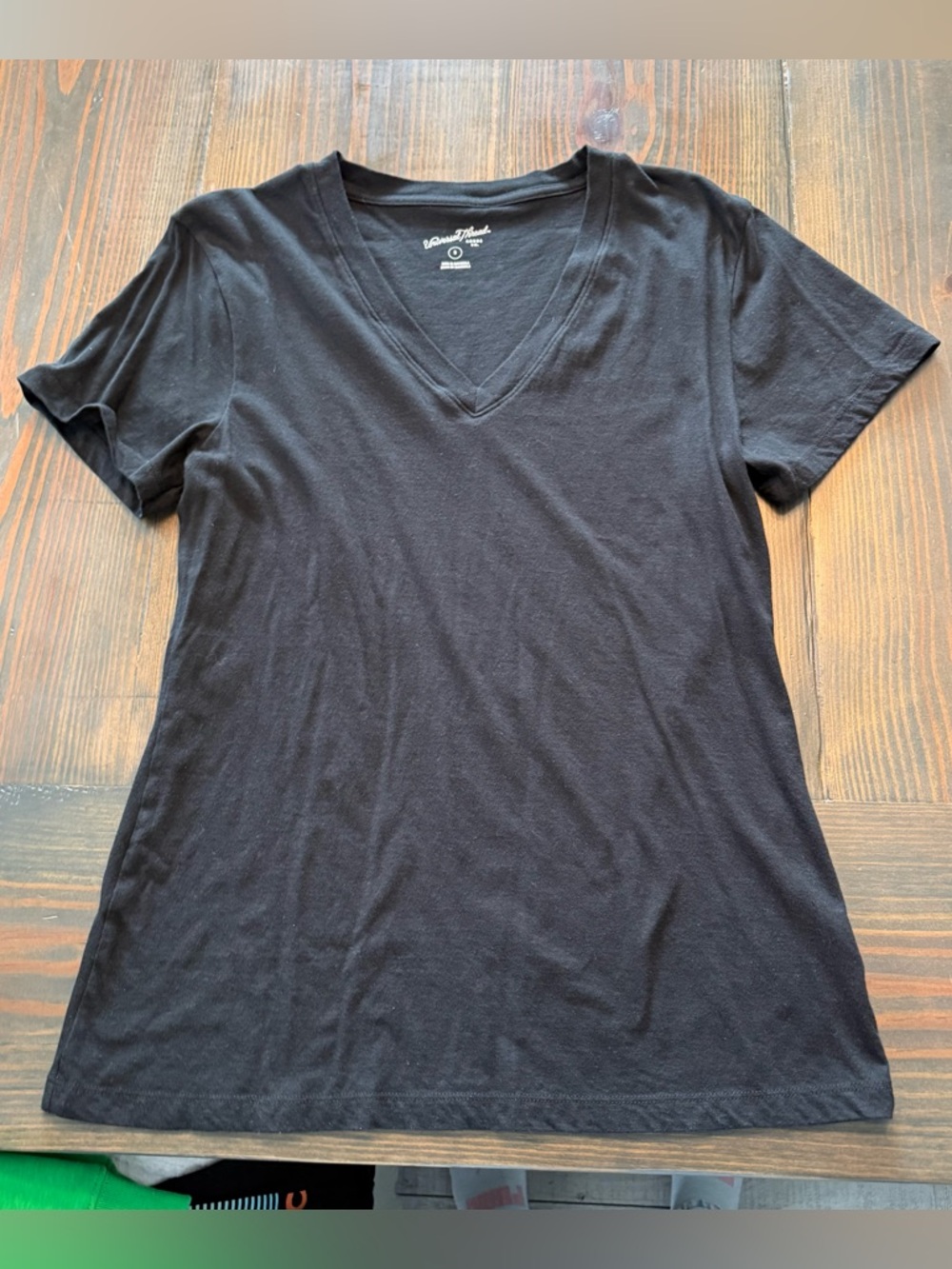 Universal Thread Black V-Neck Short Sleeve Tee
